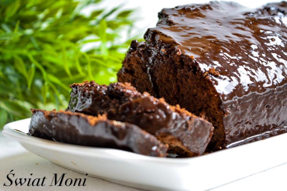 Ciasto czekoladowe murzynek z polewą czekoladową