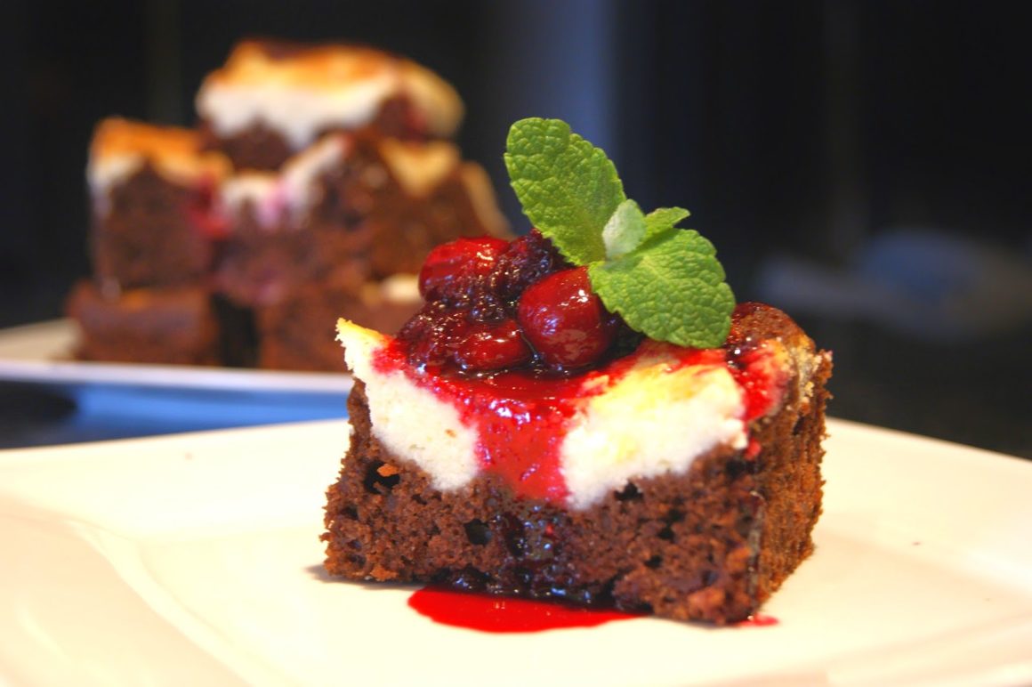 Ciasto czekoladowe z masą serową i wiśniami, czyli sernikociacho!