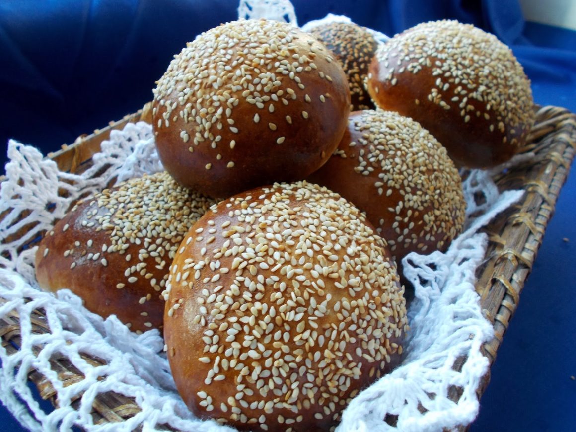 bułki hamburgerowe z sezamem