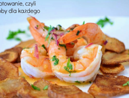 Krewetki w sosie z chilli, kolendrą z frytkami z topinamburu